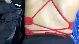 इस धोखेबाज चिक को कपड़े पहने हुए चोदा, अंदर लोड छोड़ा।