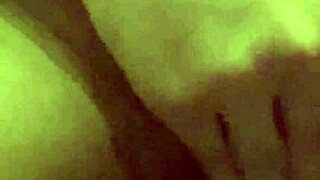 मैं अरेबियन स्नोव्हाइट के साथ बिग डिल्डो से मस्तरबेट करता हूं।