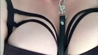 मैं अरेबियन स्नोव्हाइट के साथ बिग डिल्डो से मस्तरबेट करता हूं।