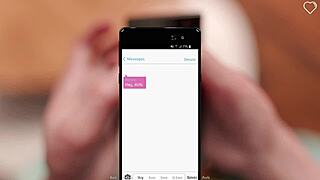 बस्टि ब्रूनेट मिल्फ गोथ गर्लफ्रेंड के पास मॉर्निंग में प्यार से सरप्राइज करती है