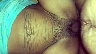 एक्स-बॉयफ्रेंड को इंडियन विलेज में रोक नहीं पाई, उसका डीपथ्रोट और रैंच पर क्रीमपाई कमाल का