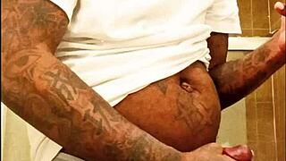 यंग 18+ स्टारब्रेजी हेंटाई देखते हुए थिक लंड से कम करती है