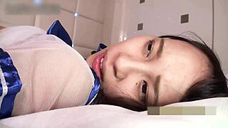 बस एक कैजुअल स्टोरी 19 साल की ब्लैक-हेयर्ड हाउसवाइफ की सेक्सी कॉसप्ले में। वो प्रेग्नेंट है और बिग टिट्स रॉक कर रही अनसेंसर्ड क्रीमपाई फन में।