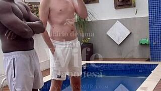 जापानी बेब पब्लिक में ग्लोरी होल पर मल्टीपल कॉक्स चूसती है इंटररेसियल ऐक्शन