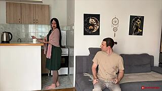 देसी हाउसवाइफ कहती है, मुझे हॉट सेक्स चाहिए