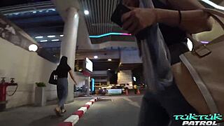 स्वीट थाई स्ट्रेंजर फैंटेसी बर्थडे सेक्स टुकटुकपेट्रोल पर