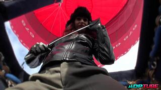 बैलून में मेच्योर वुमन की एनल डोमिनेशन