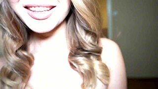 अमेचर कपल बिग अस्स ब्लॉन्ड बेब अमालिया डेविस के साथ सेक्स का मजा लेता है