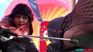 बैलून में मेच्योर वुमन की एनल डोमिनेशन