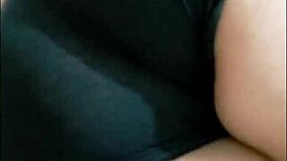 mi hermanastra compartio cama conmigo y le hice un masaje