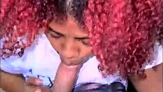 बड़ी टिट्स वाली एबनी रेडहेड जिससे मैं टिंडर पर मिला, चाहती है कि मैं उसकी बड़ी गैंड तोड़ूं।