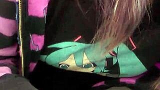 I givs her semen in tha mouth she eats all tha milk